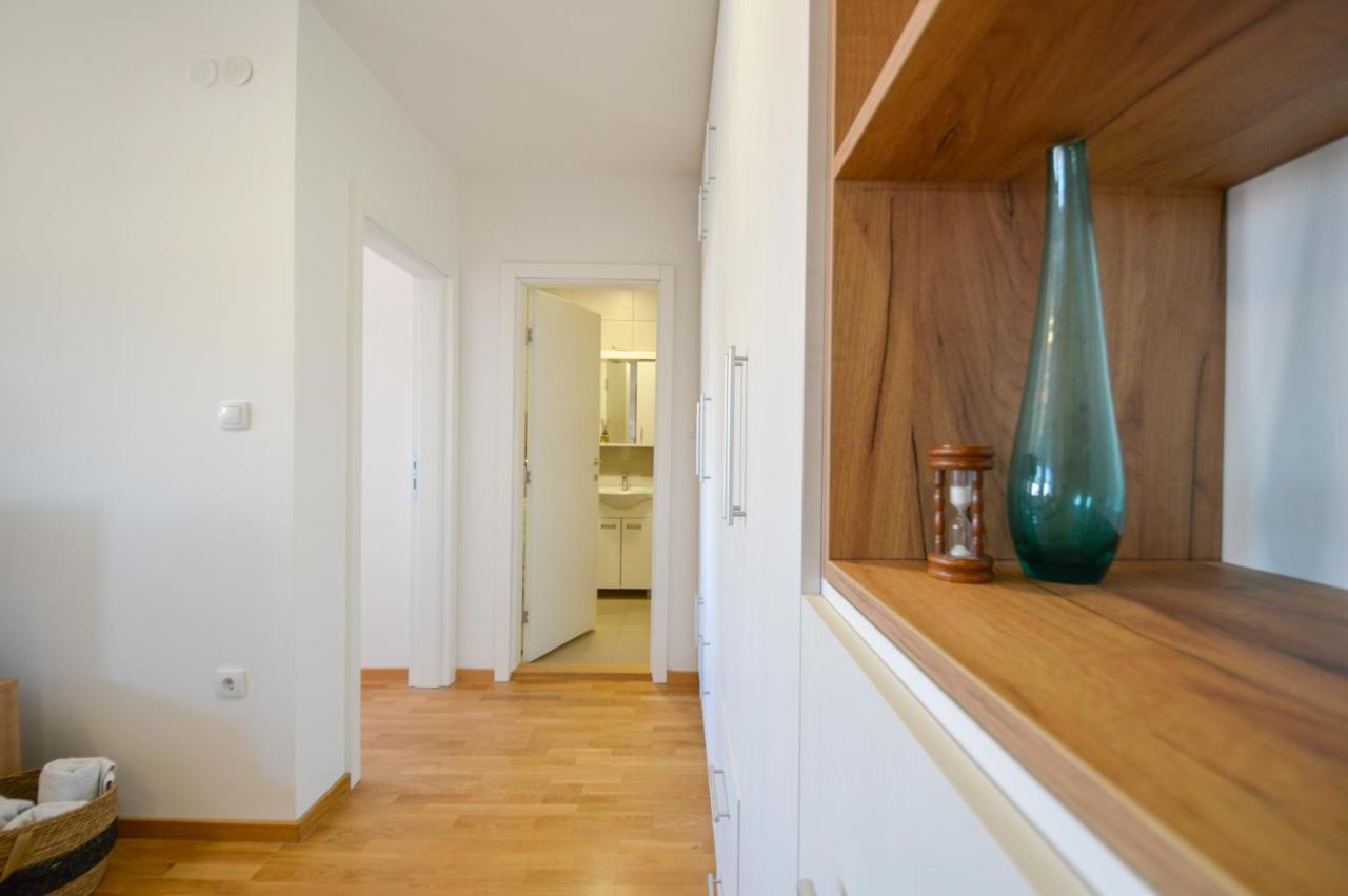 Shine24 - Spacious And Bright Apartment - New ノヴィ・サド エクステリア 写真