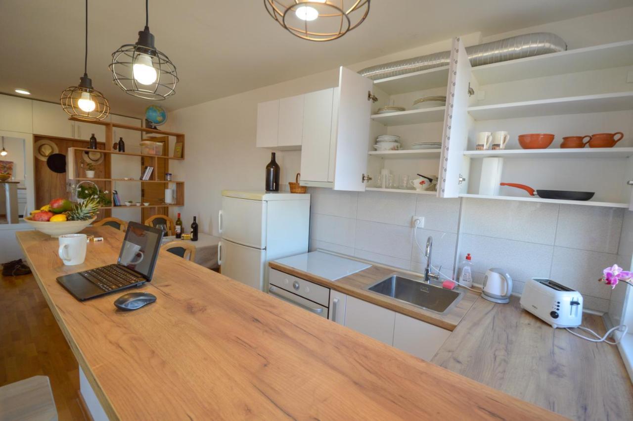 Shine24 - Spacious And Bright Apartment - New ノヴィ・サド エクステリア 写真