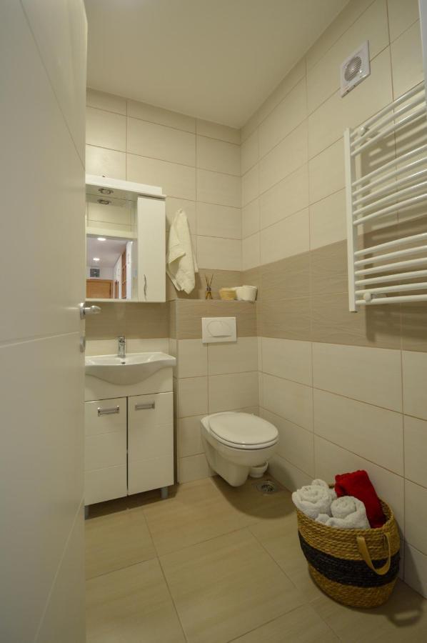 Shine24 - Spacious And Bright Apartment - New ノヴィ・サド エクステリア 写真