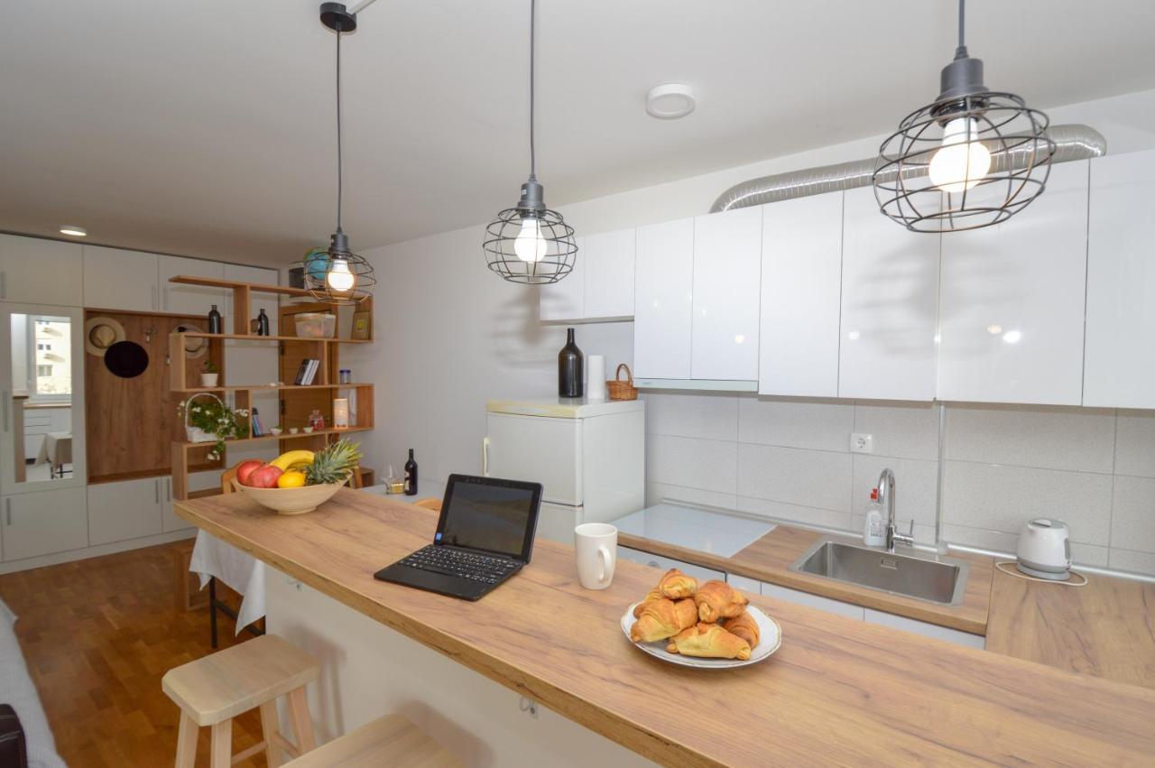 Shine24 - Spacious And Bright Apartment - New ノヴィ・サド エクステリア 写真